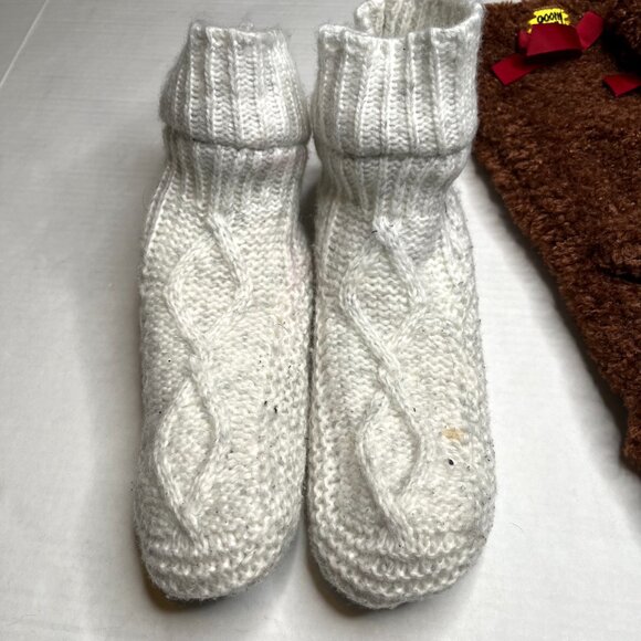 2 Pairs of Slipper Socks Brown Bear with Bows White Cable Knit Sherpa Faux Fur - Picture 9 of 13